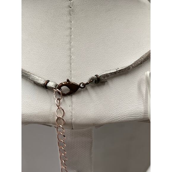 Saachi Gray Metallic Suede Leather Faceted Glass Dangle Rose Gold Necklace - Picture 6 of 8
